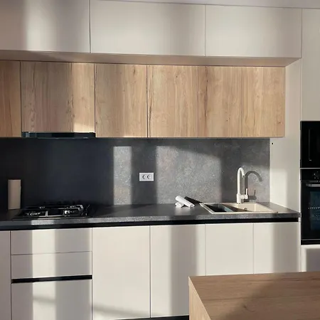 Apartment No 503 Lebada